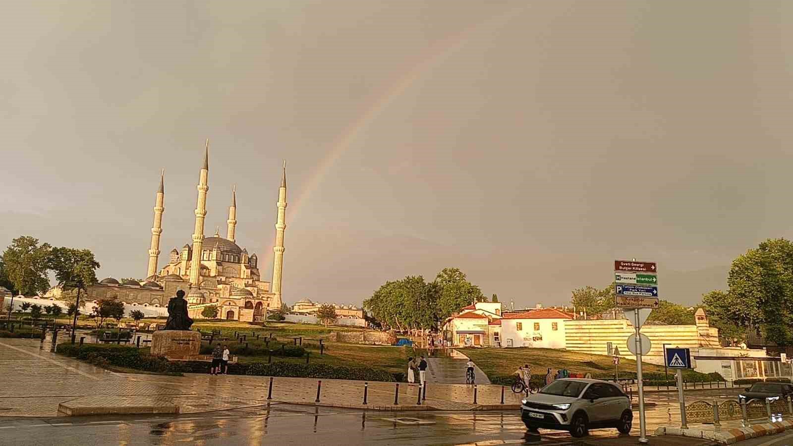 Edirne’de yağmur sonrası gökkuşağı şöleni