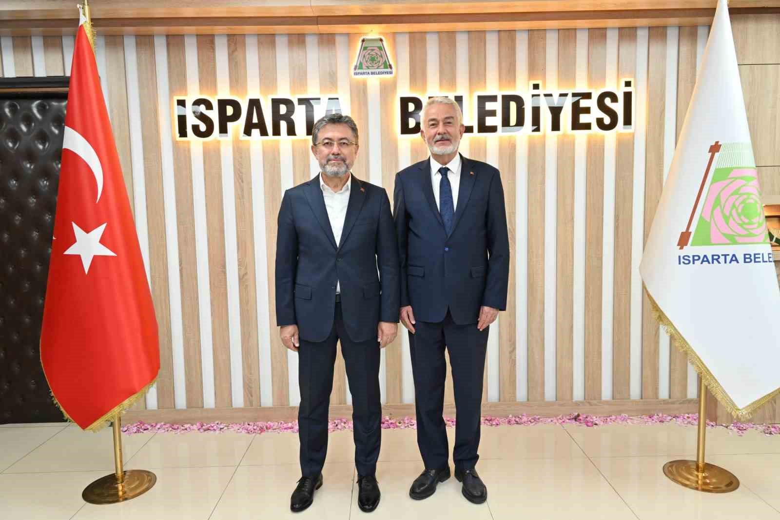 Bakan Yumaklı’dan Isparta’ya tam destek: "Vatandaşın lehine her adımın yanındayız"