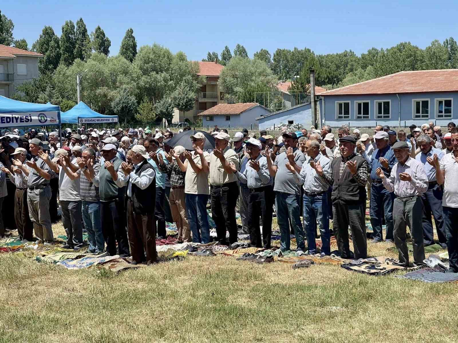 D&uuml;zağa&ccedil;&rsquo;ta yağmur duası yapıldı
