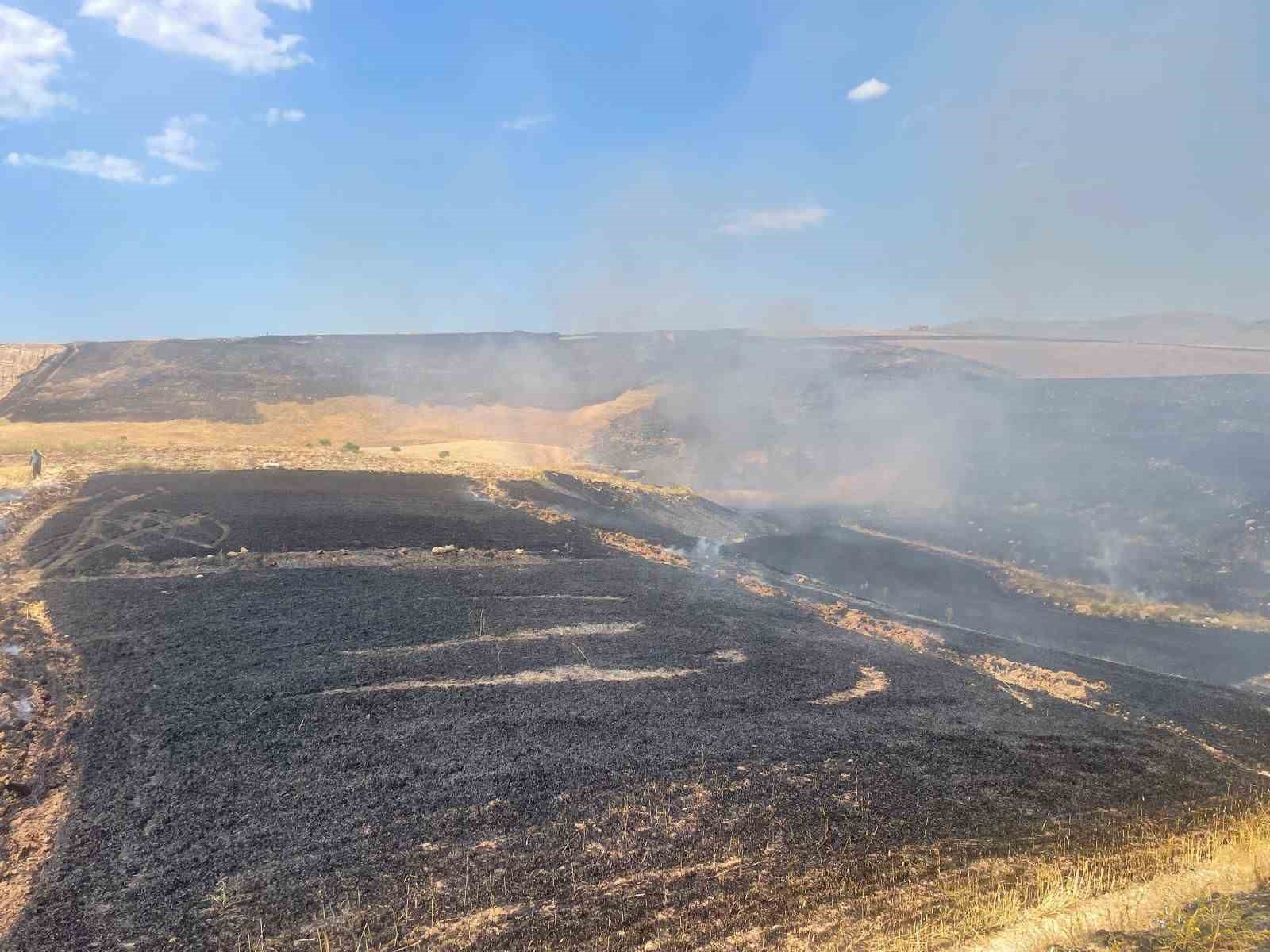 Sandıklı&rsquo;da tarım arazilerinde yangın &ccedil;ıktı
