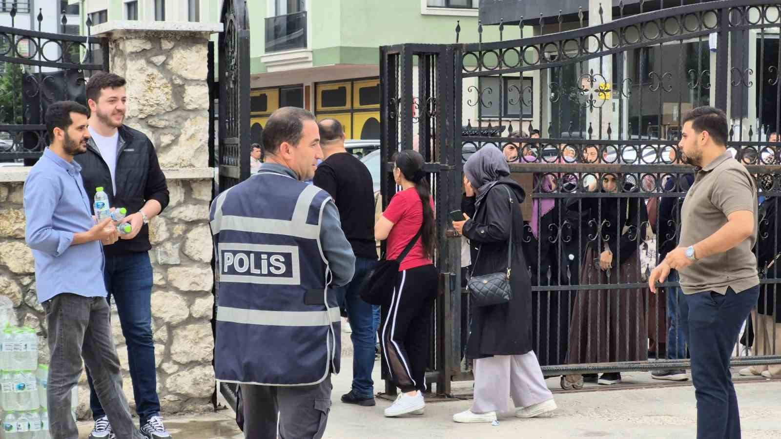 Düzce’de nefesler tutuldu YKS heyecanı başladı

