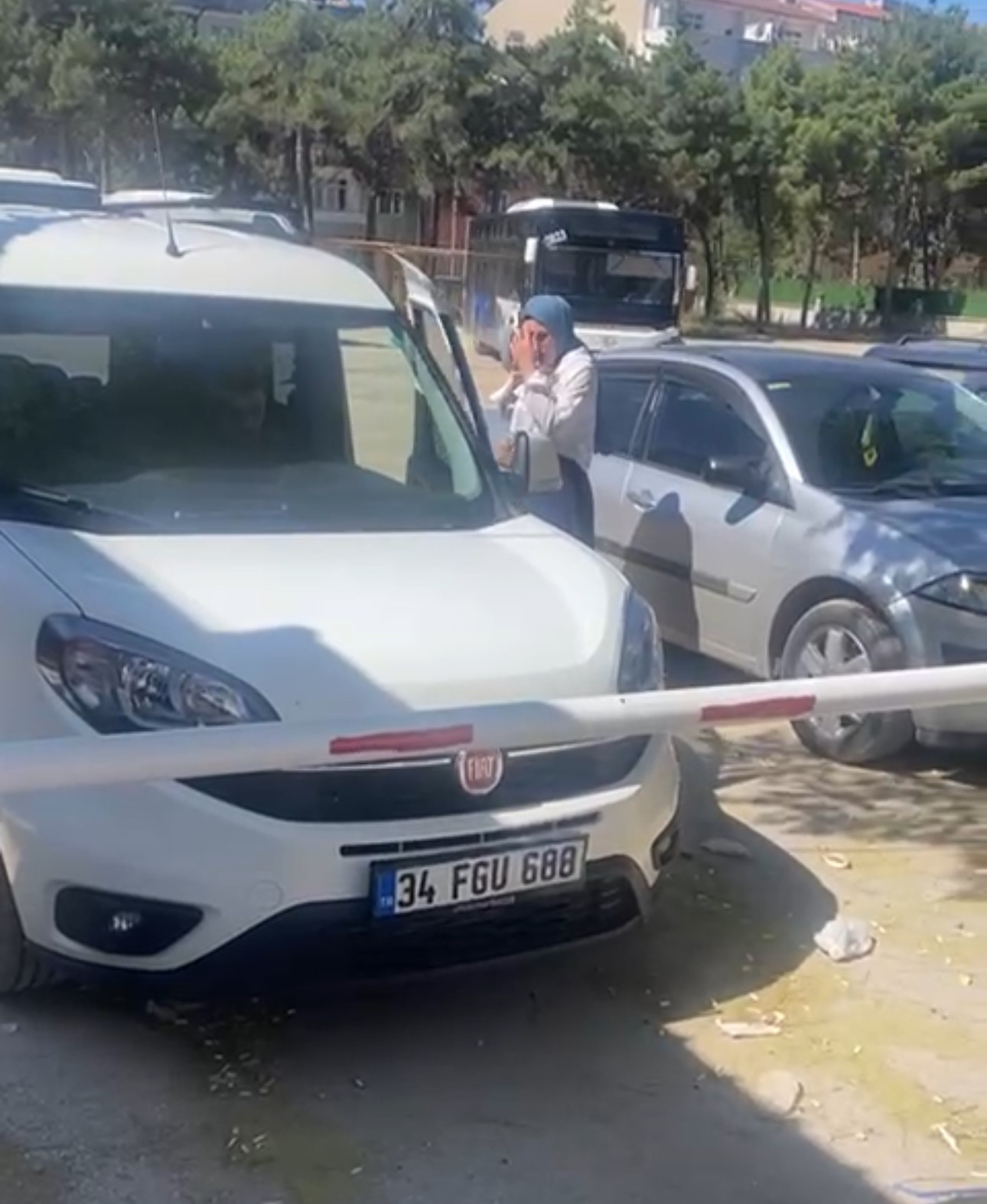 Elazığ’da TYT’ye geç kalan öğrenciler belediyenin araçlarıyla salona yetiştirildi
