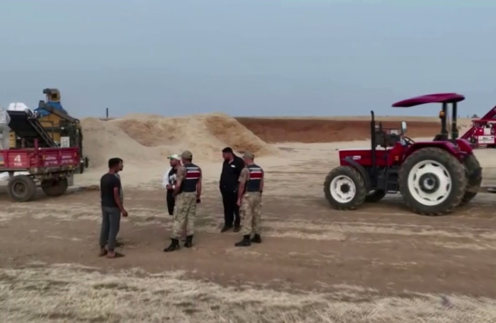 Gaziantep’te jandarmadan anız yangınlarına karşı dron ile denetim
