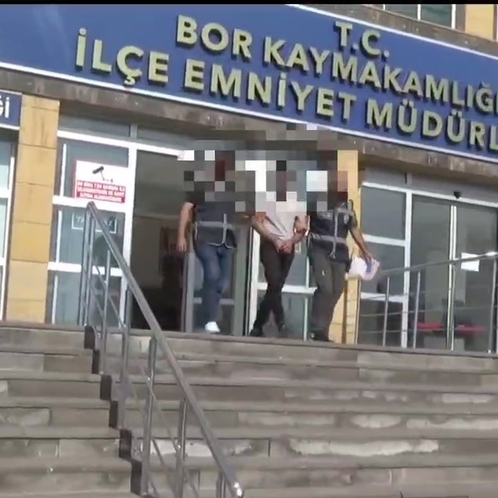 Niğde&rsquo;de aranan h&uuml;k&uuml;ml&uuml; cezaevi firarisi ve su&ccedil; ortağı yakalandı
