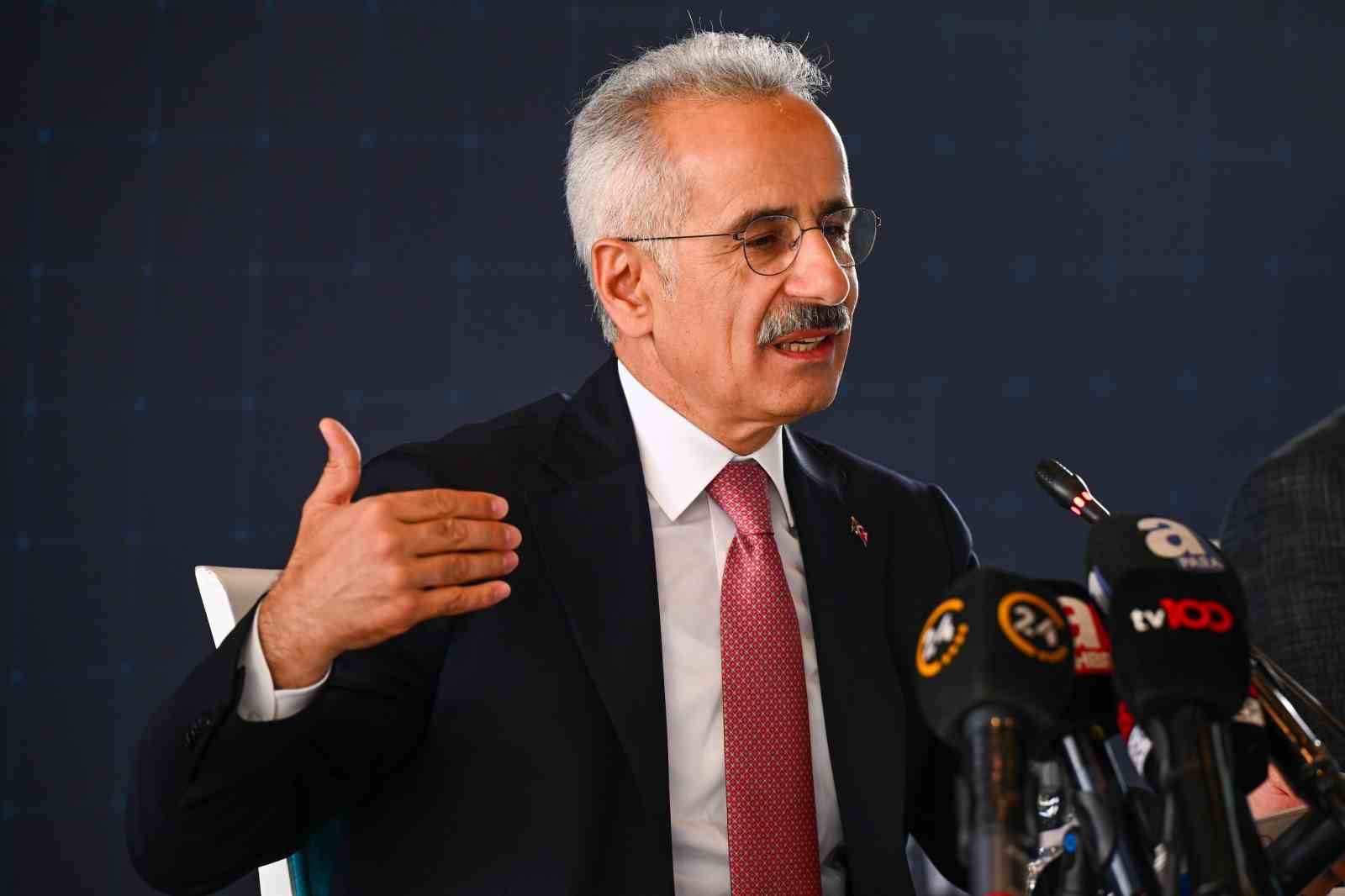 Bakan Uraloğlu: &quot;Ulaştırma ve haberleşme altyapısına 293,5 milyar dolarlık yatırım yapıldı&quot;