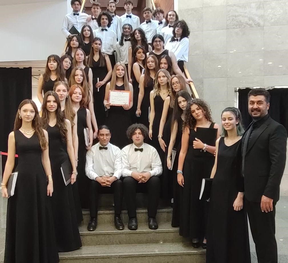 Zeki Müren GSL Korosu İzmir’de uluslararası başarıya imza attı