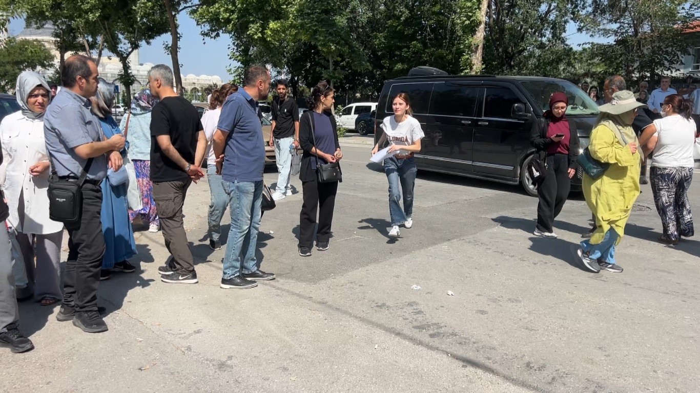 Umutlarına kimisi koşarak yetişti, kimisi g&ouml;zyaşları i&ccedil;inde veda etti
