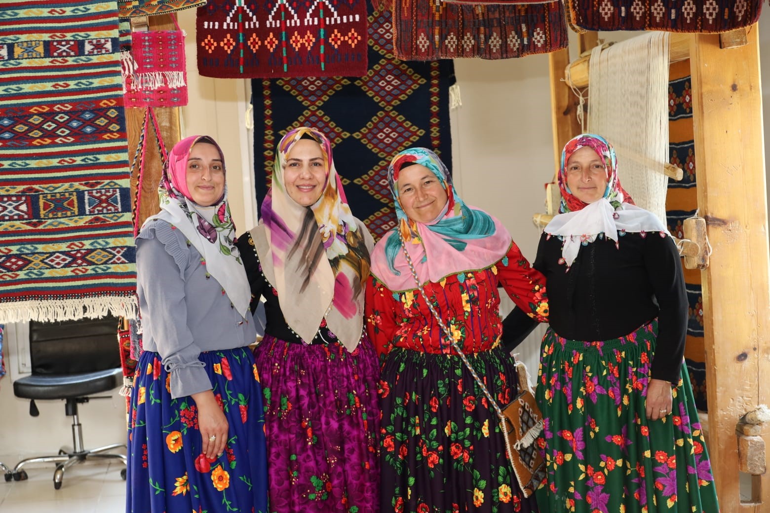 6 asırlık halı ve kilim dokumacılığı geleceğe taşınıyor
