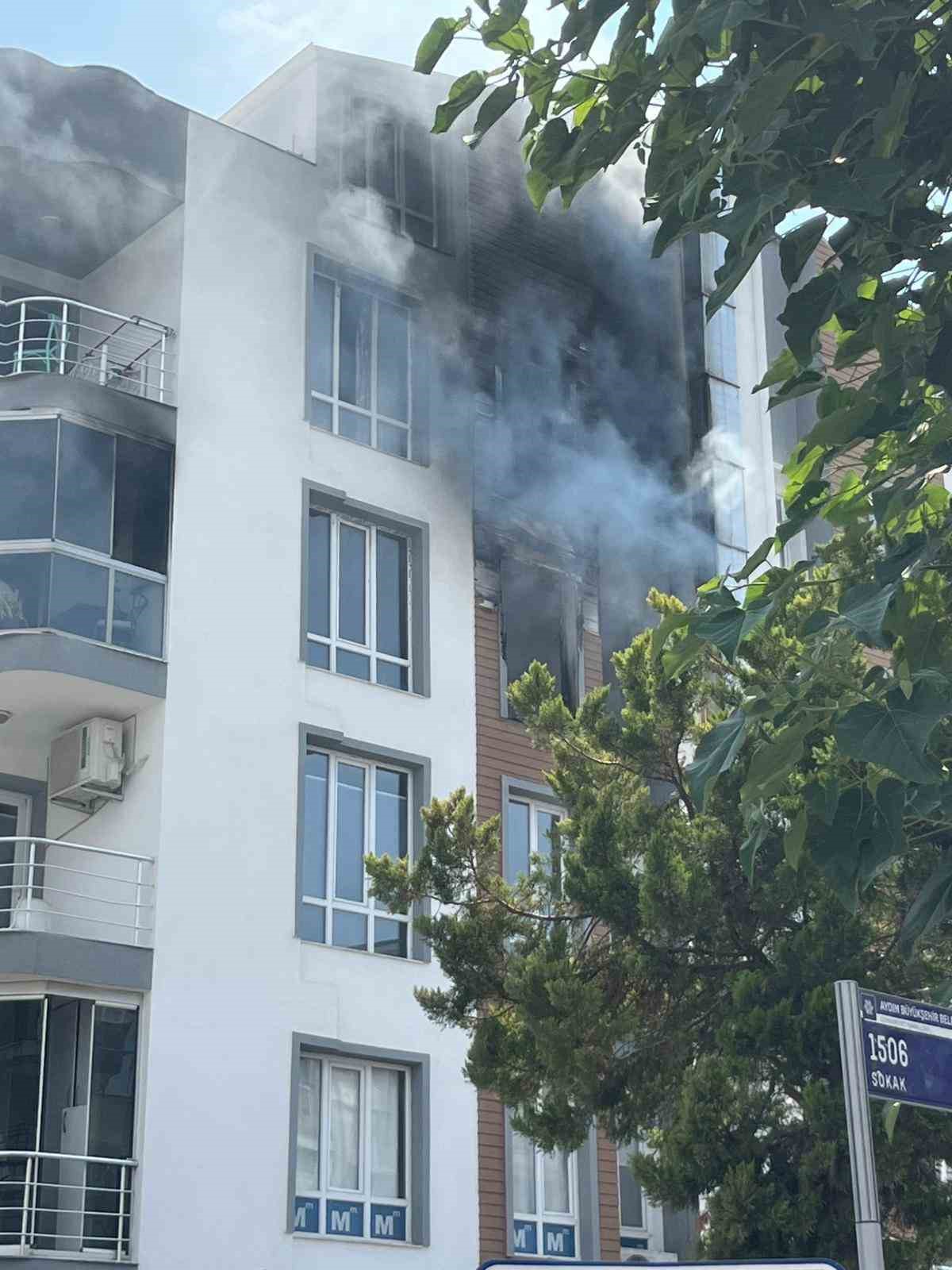 Kuşadası’nda yangın paniği
