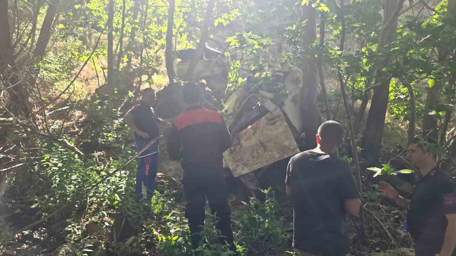 Adıyaman’da kamyonet uçuruma yuvarlandı: 2 ölü