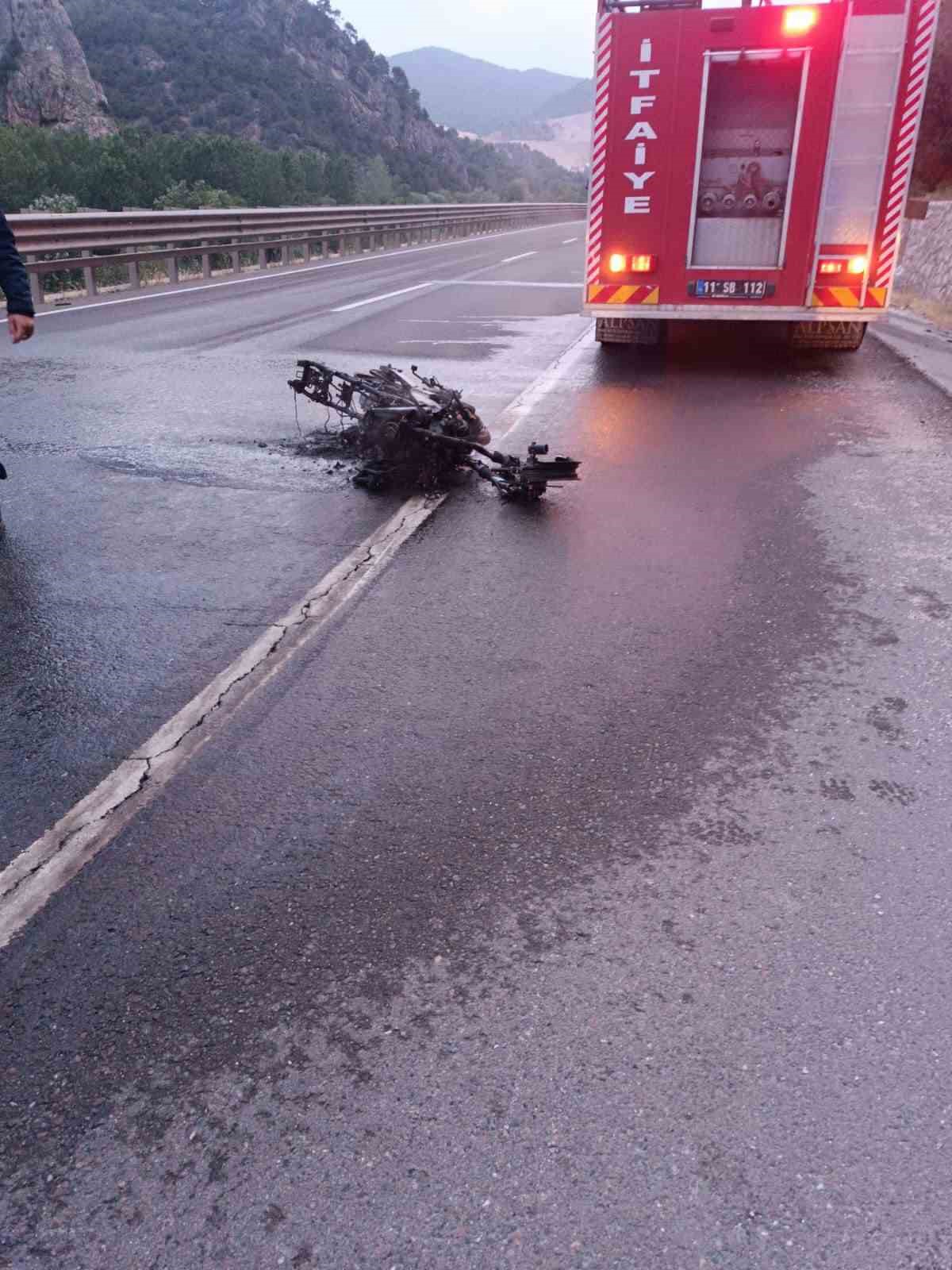 Bilecik’te meydana gelen trafik kazasında 1 kişi hayatını kaybederken, 5 kişi de yaralandı