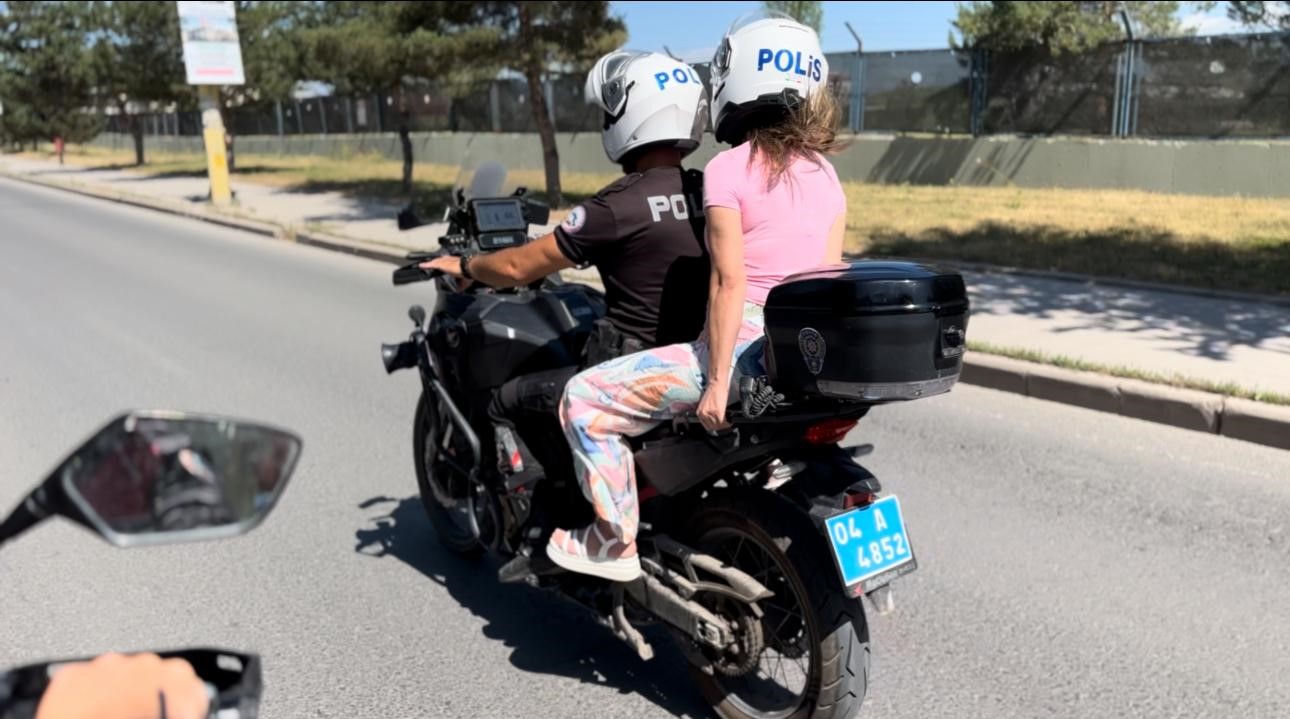 Polis zamanla yarıştı, öğrenciler sınavı kaçırmadı