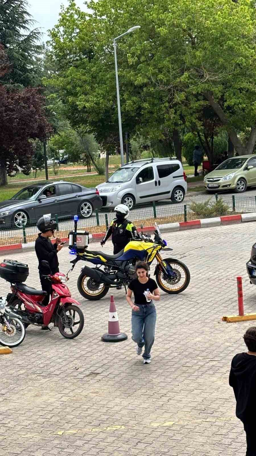 YKS’de kimliğini unutan öğrencinin imdadına polis yetişti