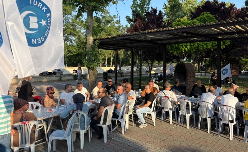 Tavşanlı’dan büyük katılımlı birlik pikniği