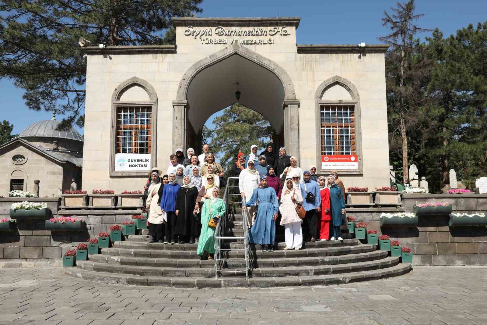 Büyükşehir KAYMEK’ten, 9 ülkeden gelen kursiyerlere Kayseri’yi tanıtan etkinlik