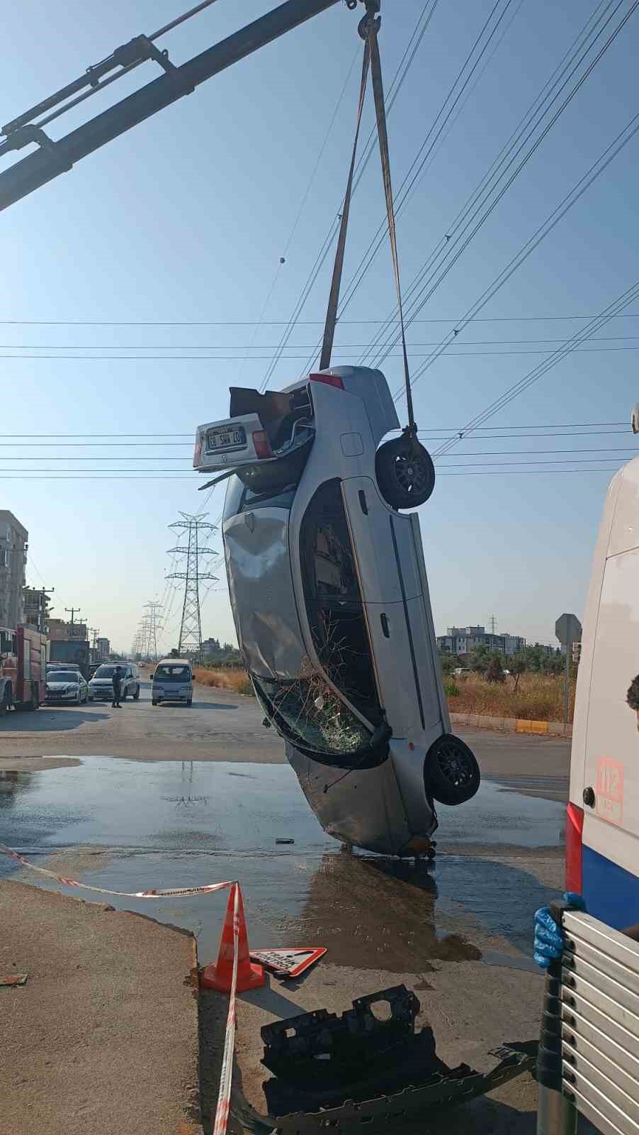 Antalya&rsquo;da otomobil su kanalına d&uuml;şt&uuml;: 1 &ouml;l&uuml;
