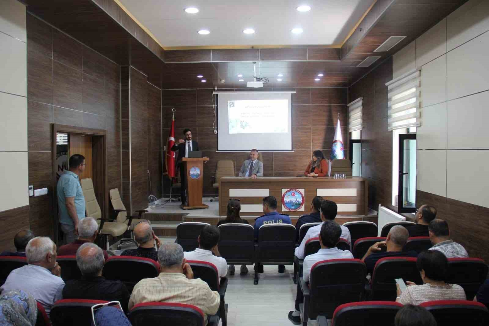 Elazığ’da akılcı ilaç kullanımı ve bitkisel ürünler toplantısı