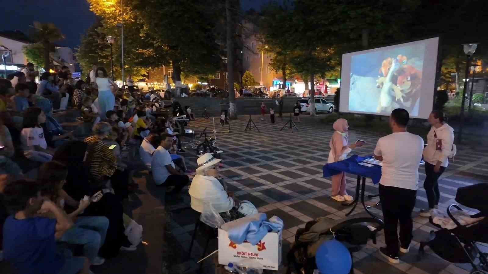 Çocuk başkanın ilk talimatı karne gününde yerine getirildi
