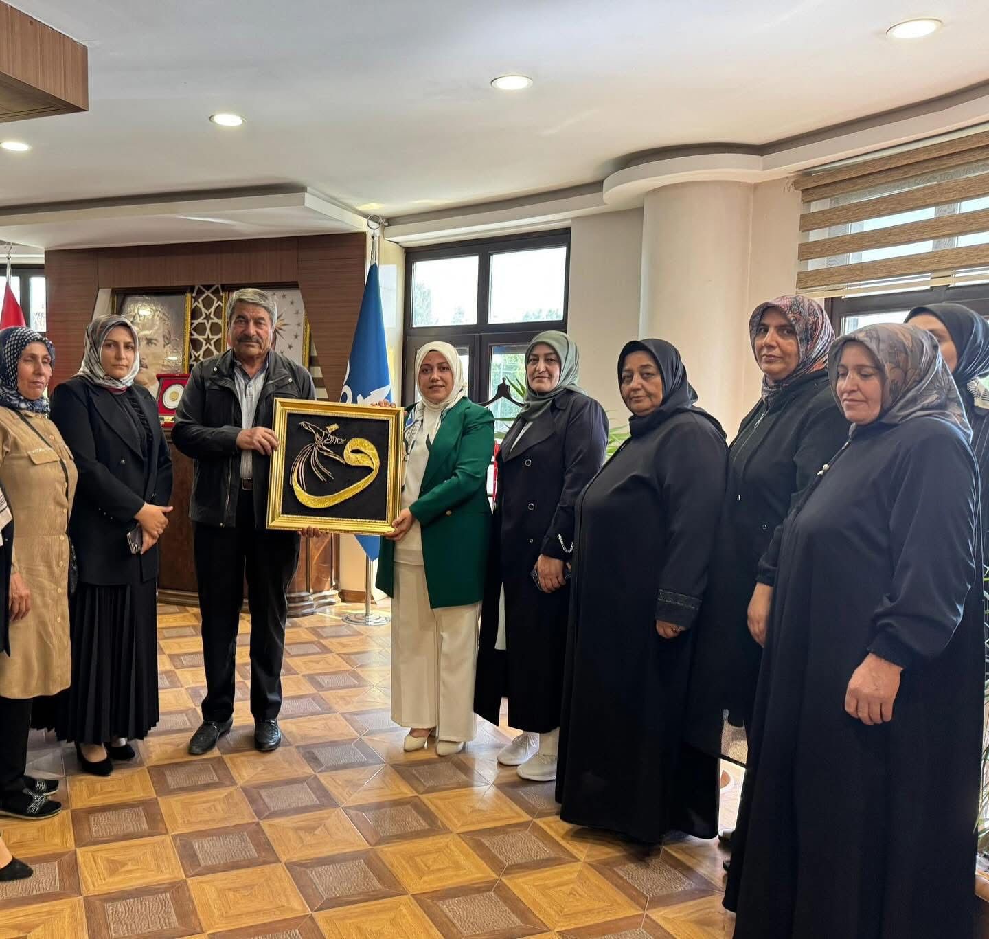 AK Parti&rsquo;li kadınlardan Başkan Taşkın&rsquo;a ziyaret
