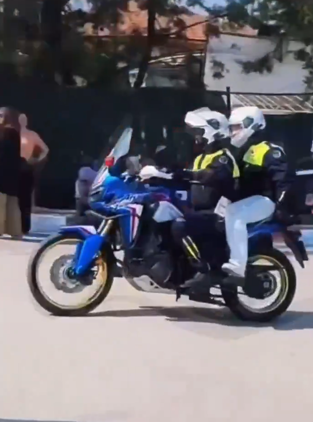 Yalova&rsquo;da kimliğini unutan &ouml;ğrencinin imdadına motosikletli jandarma yetişti
