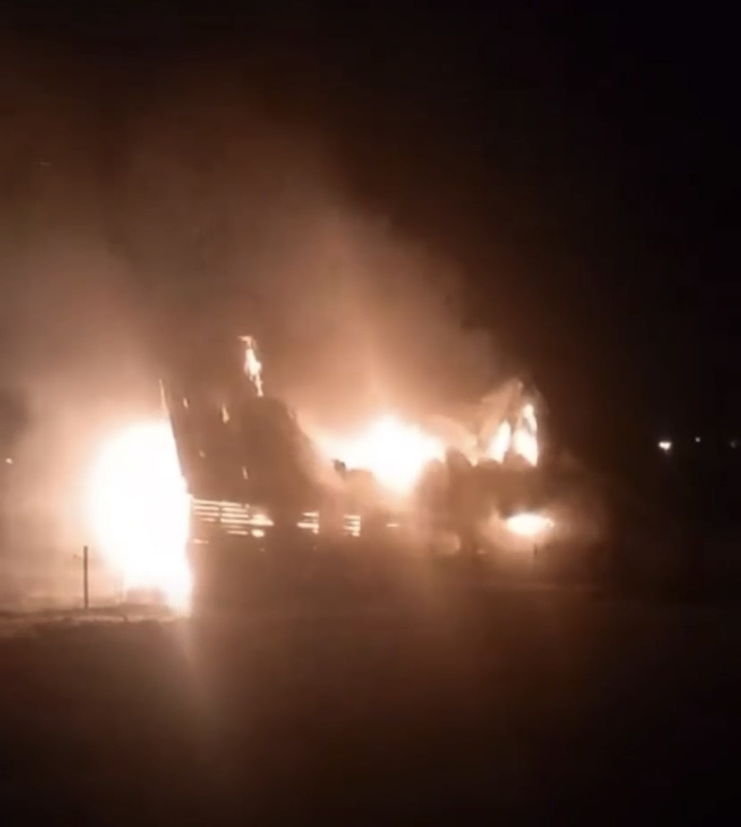 &Ccedil;anakkale&rsquo;de yıldırım d&uuml;şen bungalov k&uuml;le d&ouml;nd&uuml;
