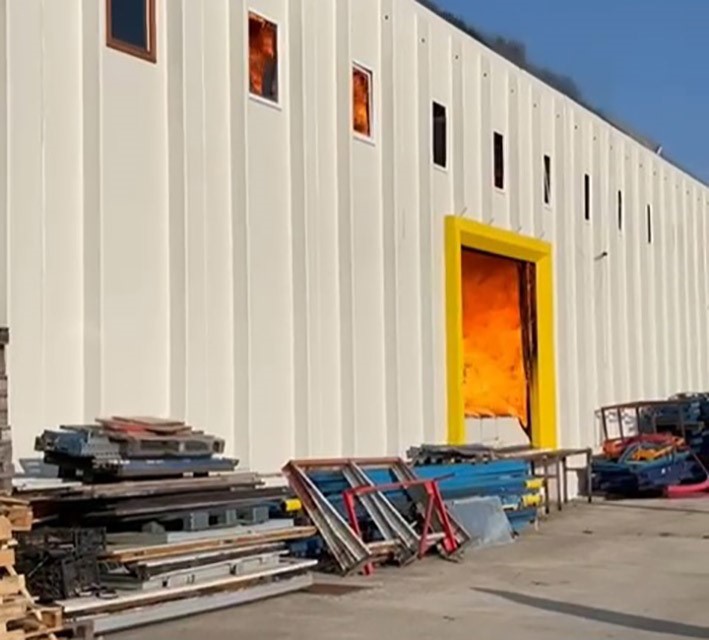 Gıda deposunda büyük yangın