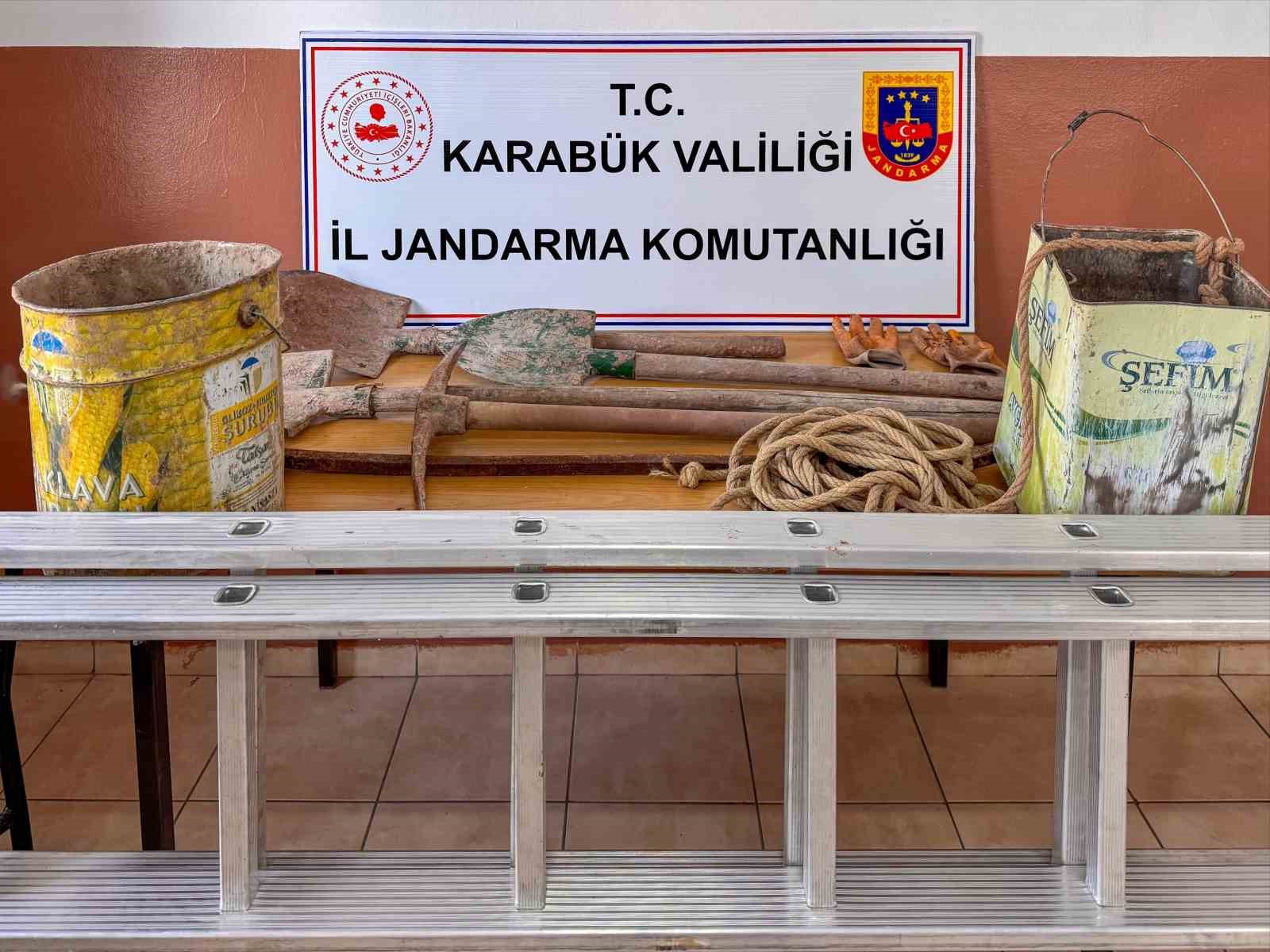 İzinsiz kazı yapan 2 kişi suçüstü yakalandı