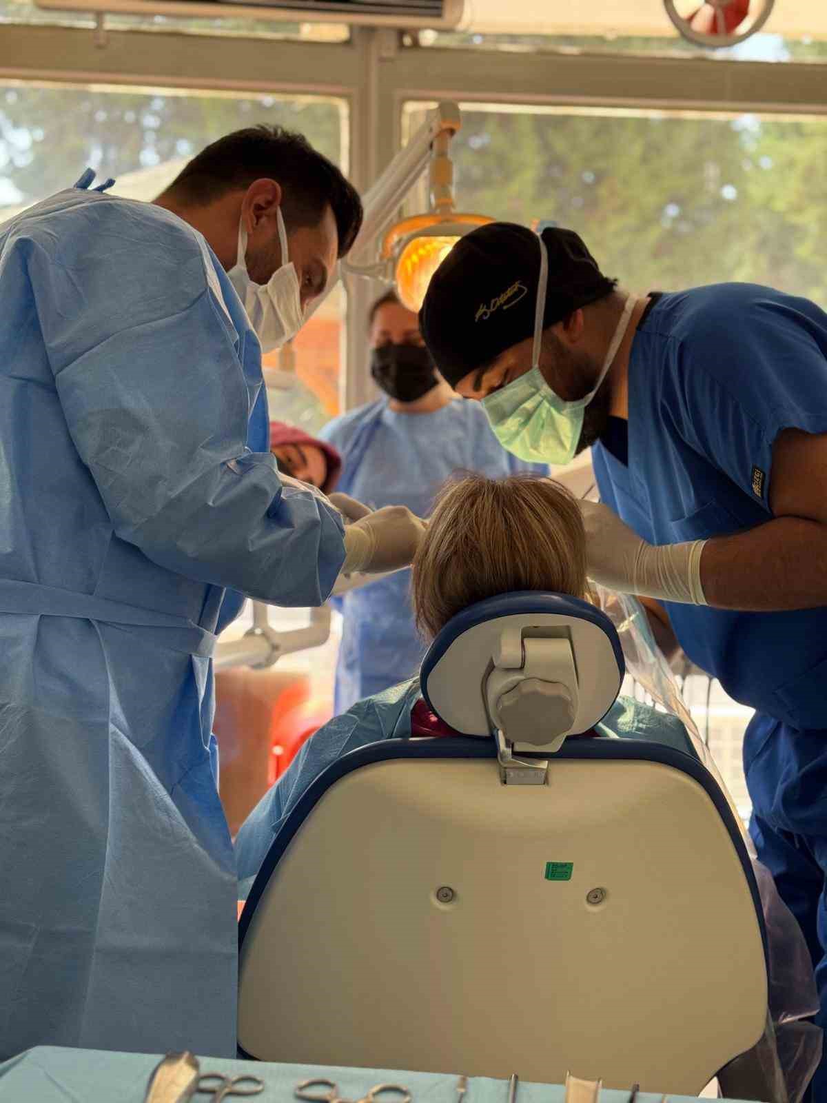 Korkuteli Devlet Hastanesi’nde implant tedavisi başladı