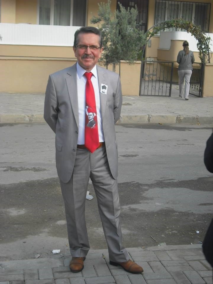 Emekli &ouml;ğretmen Şevket Akar&rsquo;dan yeni roman
