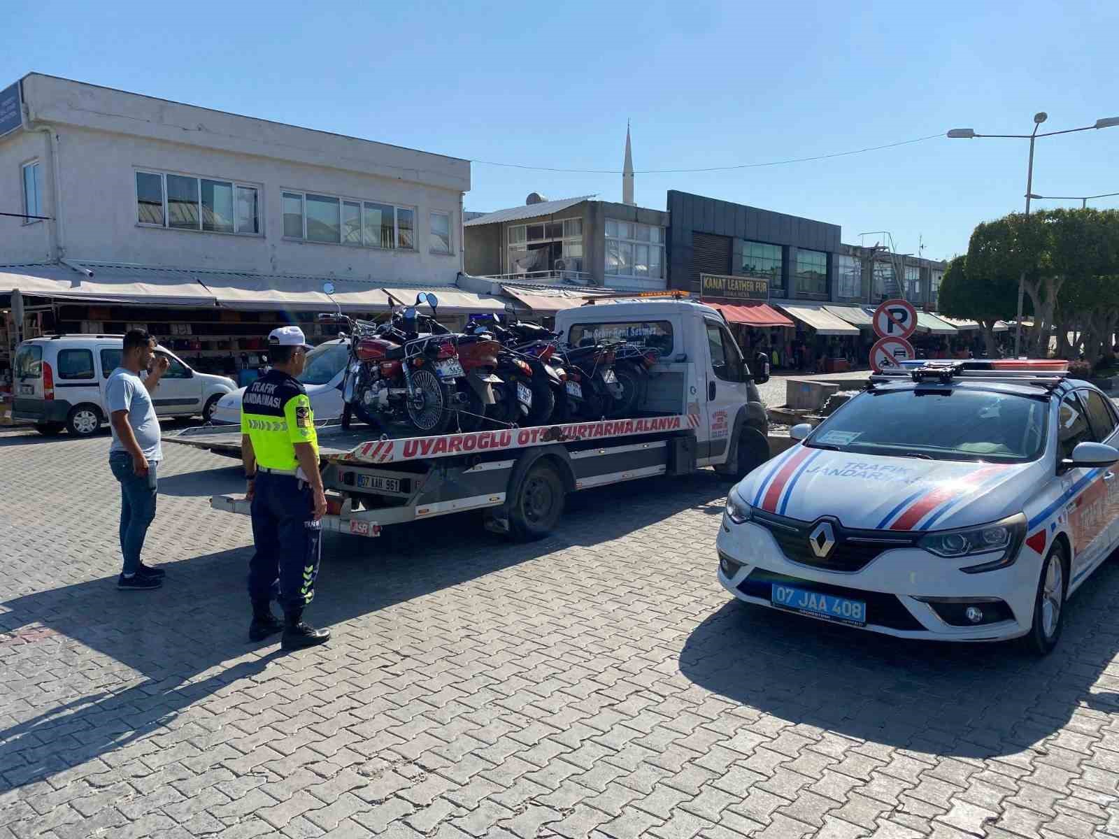 Alanya&rsquo;da Jandarmadan motosiklet denetimi
