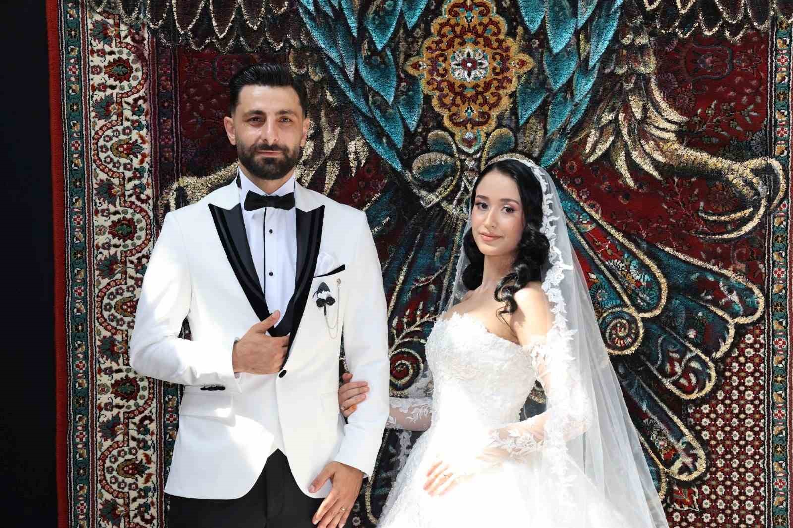 Fotoğraf çekimine gelen gelin ve damat festivale renk kattı