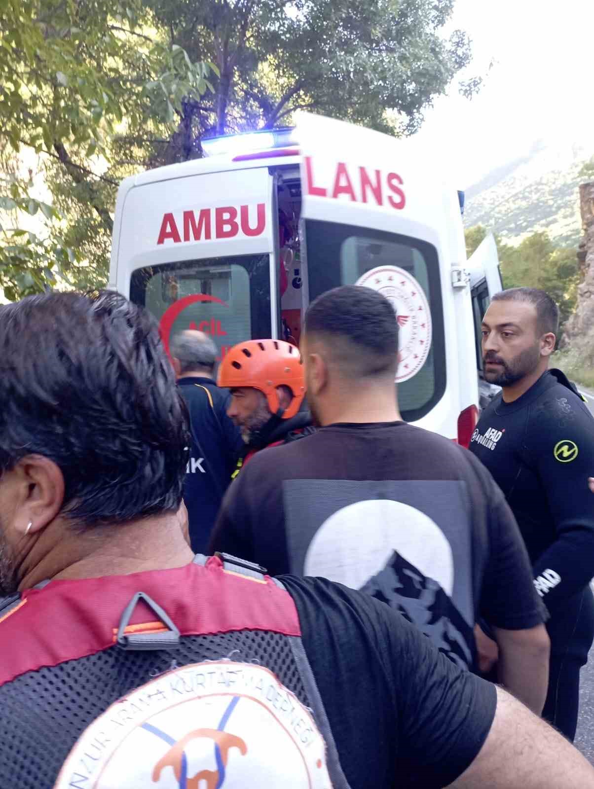 Munzur Çayı’na düşen genç kız, kalp masajıyla hayata tutundu
