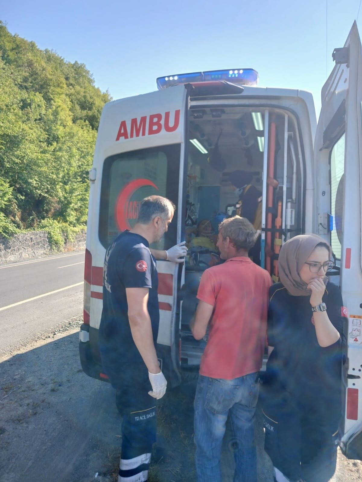 Y&uuml;r&uuml;y&uuml;ş yaparken u&ccedil;urumdan d&uuml;şen kadın yaralandı
