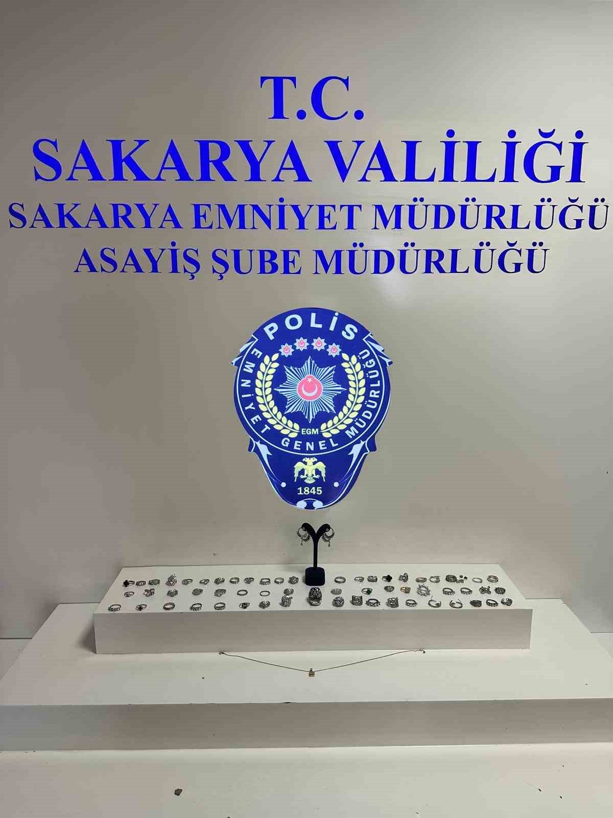 70 bin lira değerinde gümüş takı çalan şüpheli yakalandı