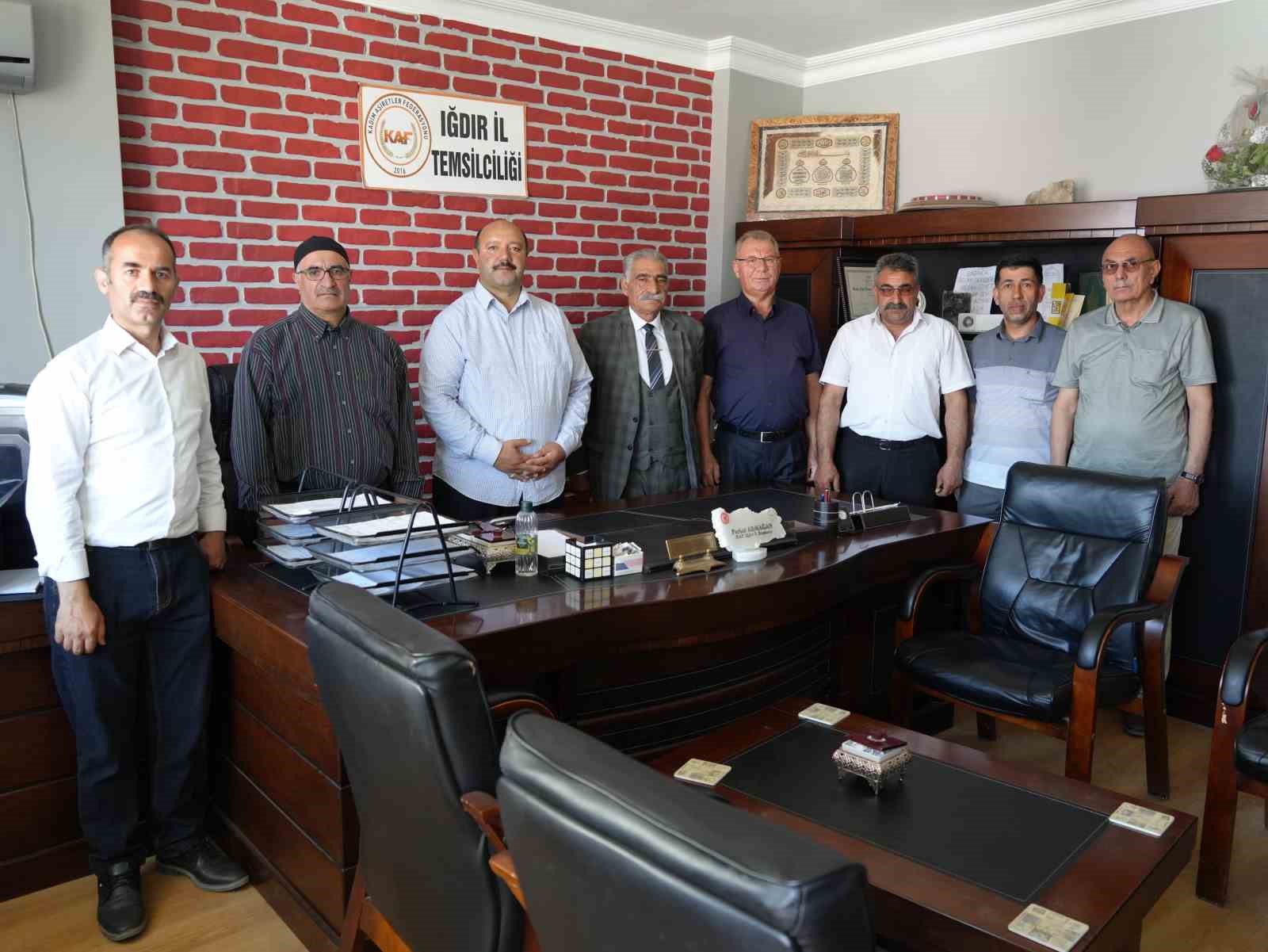 Aşiret liderleri ve kanaat önderlerinden "pahalı hediye" tepkisi