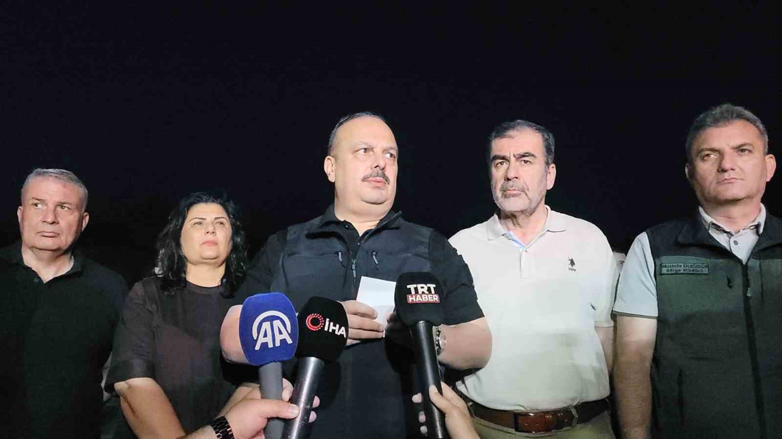 Gece görüşlü helikopterler gece boyunca yangına müdahale edecek