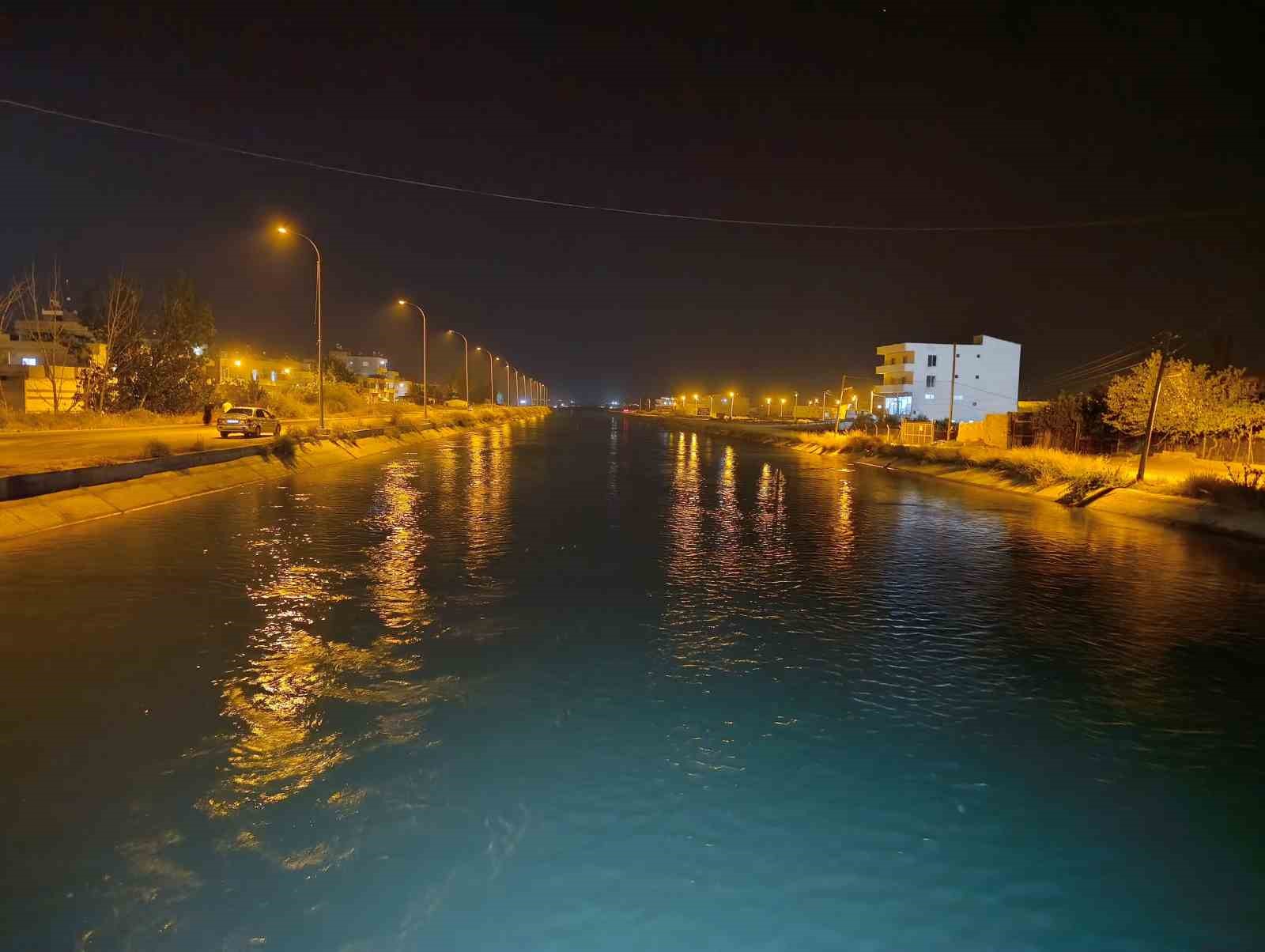Sulama kanalına d&uuml;şen bisikletini almak isterken akıntıya kapılıp kayboldu
