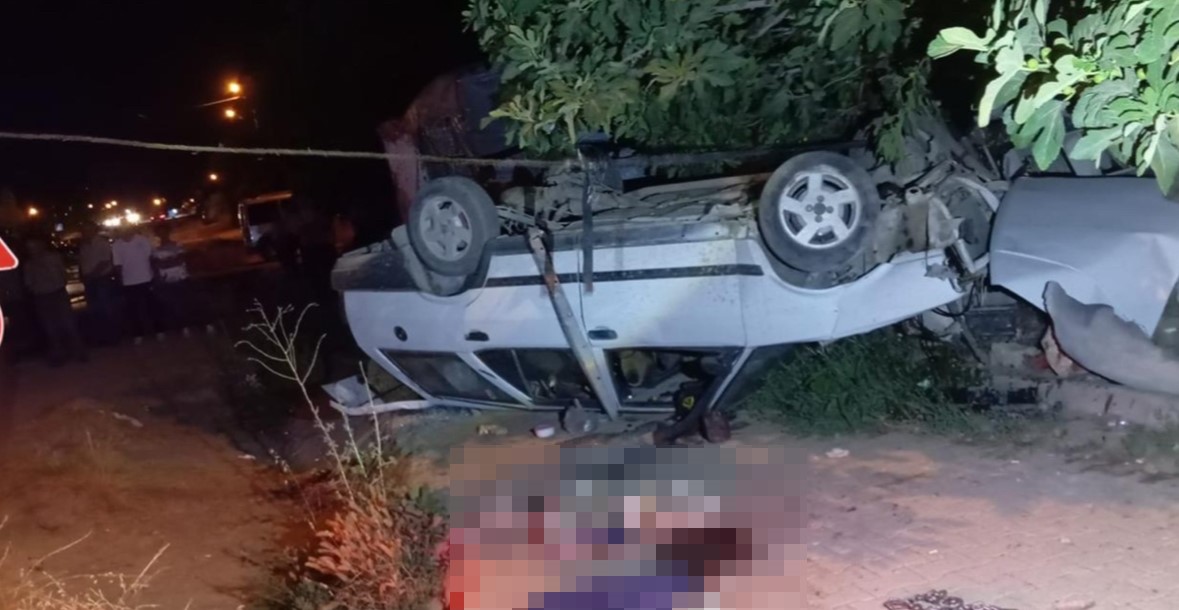 Hafif ticari araç takla attı: 1 ölü, 1 yaralı