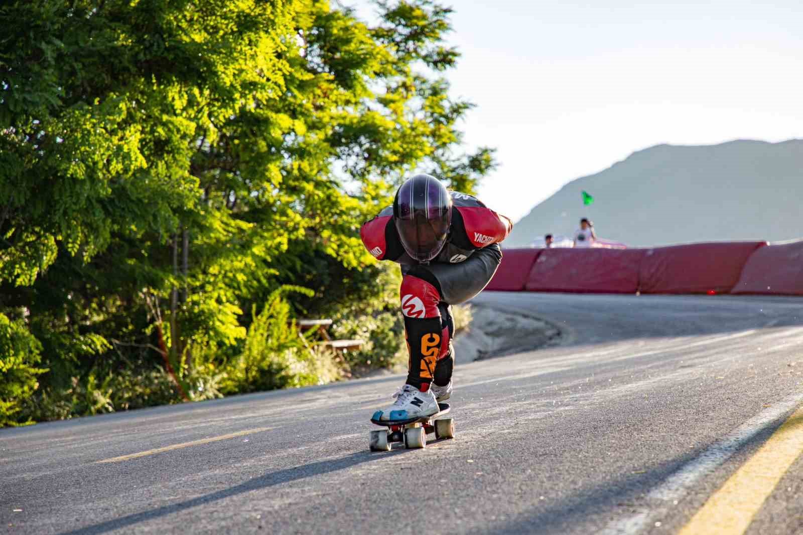 Dünya Kaykay İniş Şampiyonası Erzincan’da nefes kesti
