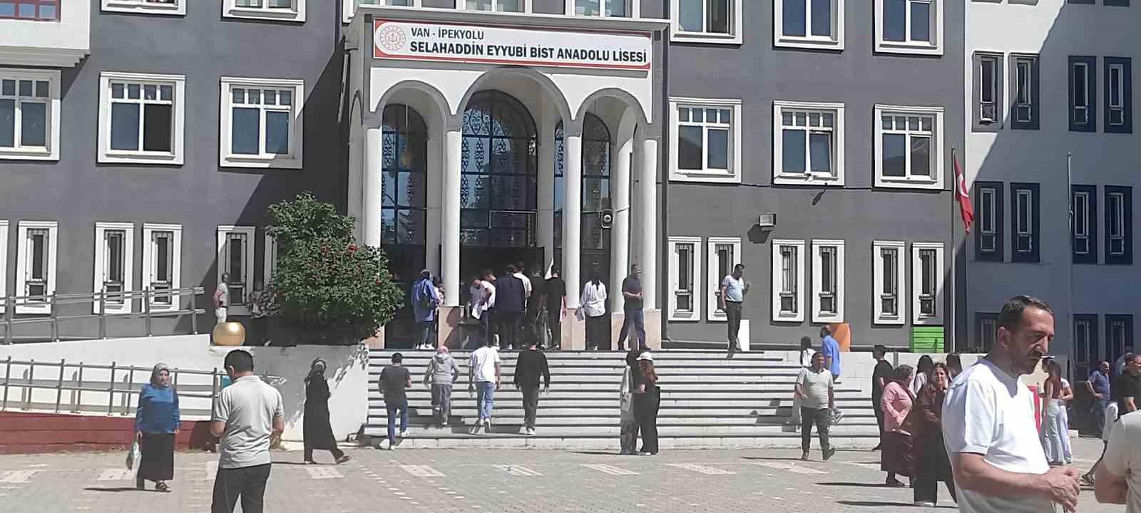 YKS&rsquo;de ikinci oturum heyecanı
