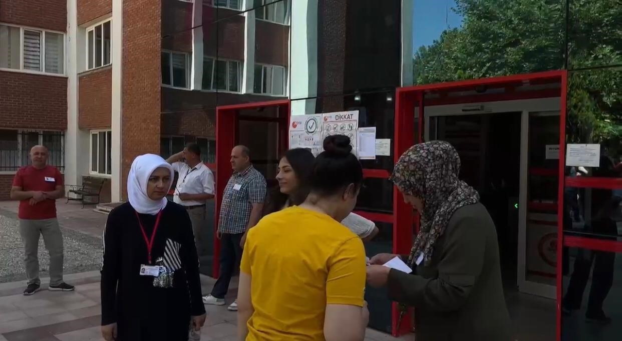Isparta’da YKS’nin ikinci oturumu AYT heyecanı sona erdi
