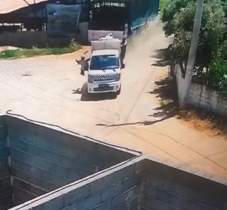 Çöp aracından düşen belediye işçisi hayatını kaybetti

