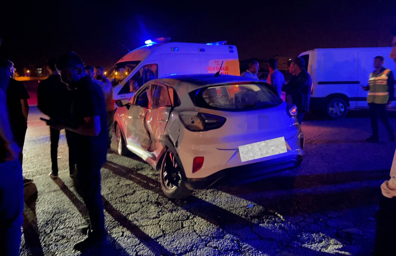 Yüksekova'da kaza: 5 kişi yaralandı - İHA