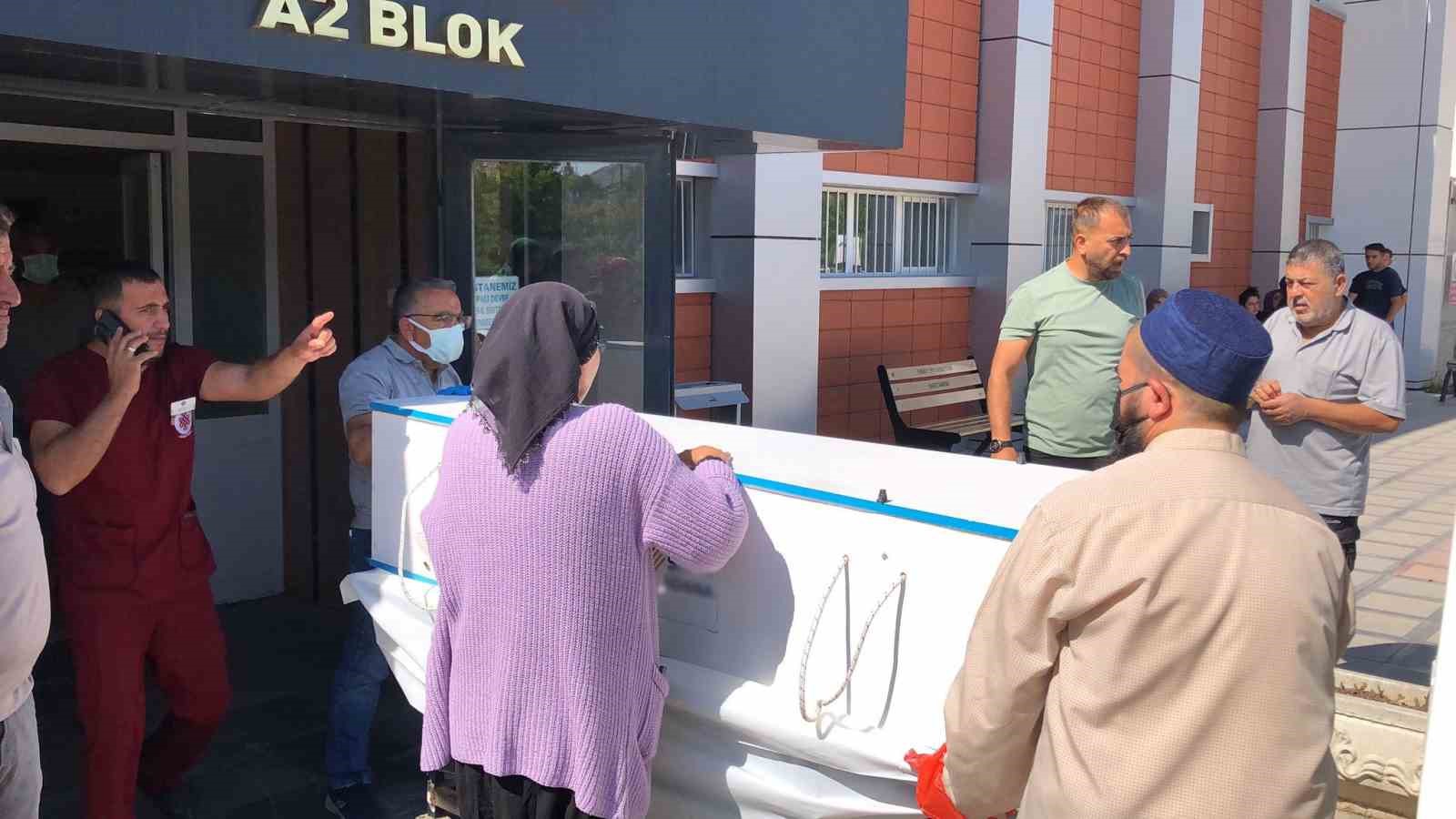 Elazığ&rsquo;da tedavi g&ouml;ren şahıs, KKKA ş&uuml;phesi ile hayatını kaybetti
