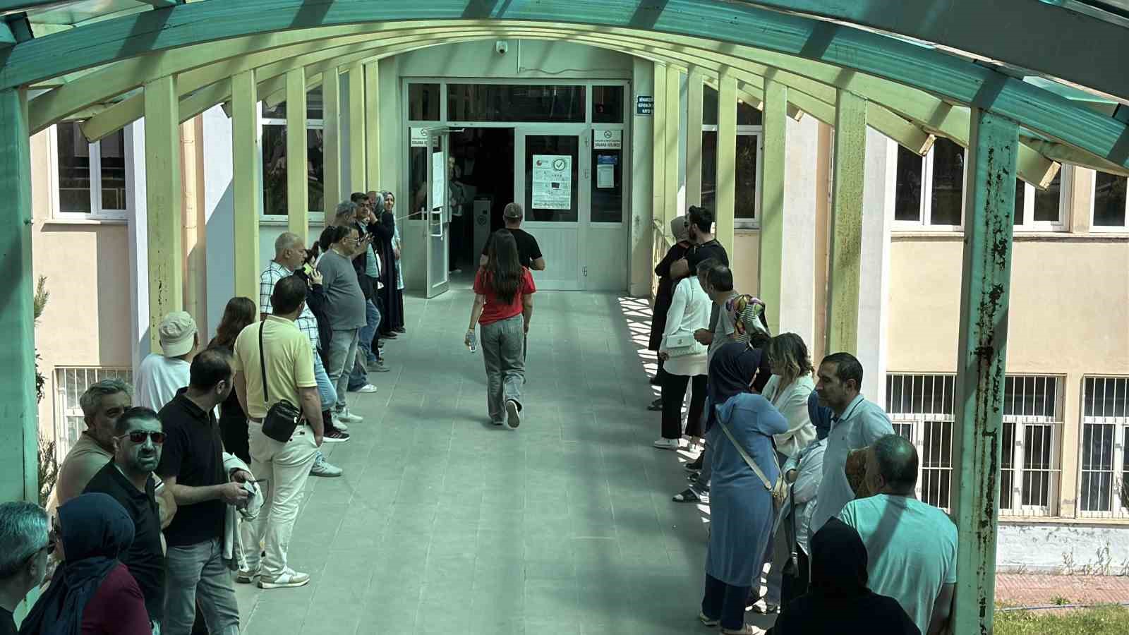 AYT oturumuna TYT belgesiyle gelince bir yılından oldu
