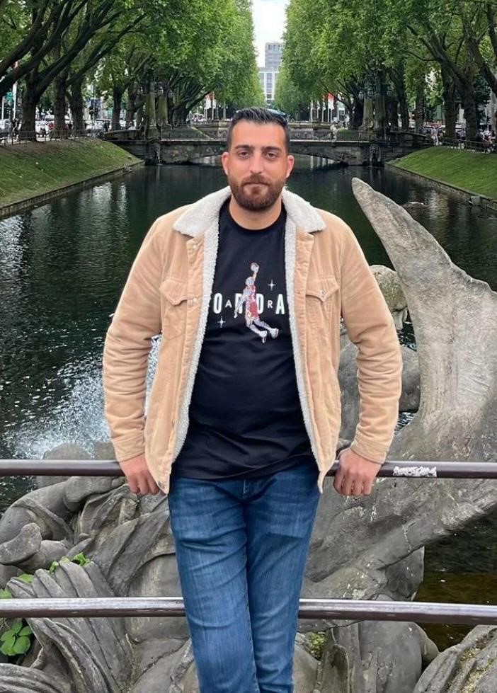 Vefat eden m&uuml;hendisin adına YKS &ouml;ncesi simit ve ayran dağıtıldı
