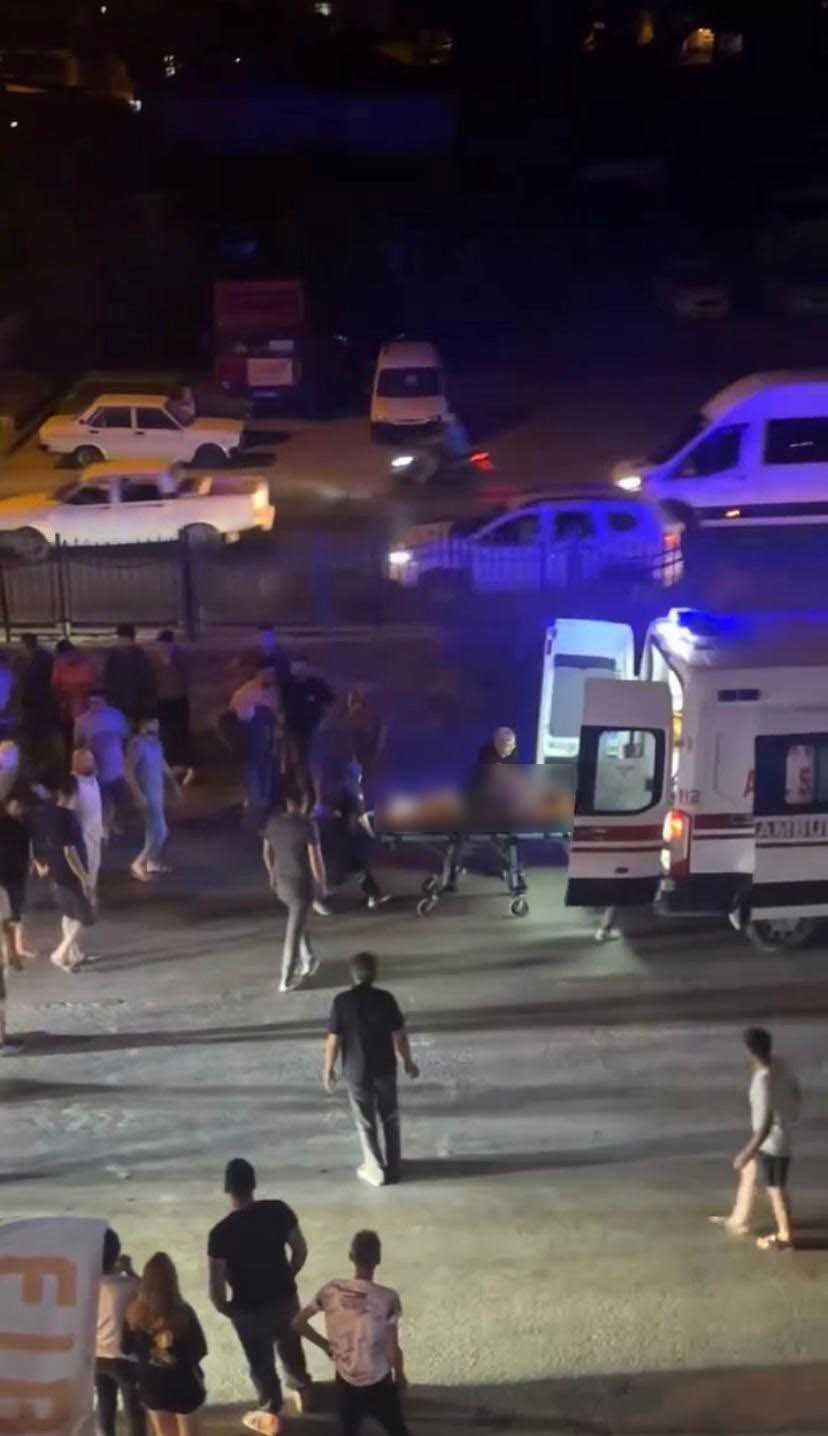 Antalya&rsquo;da minib&uuml;s&uuml;n &ccedil;arptığı &ccedil;ocuk hayatını kaybetti
