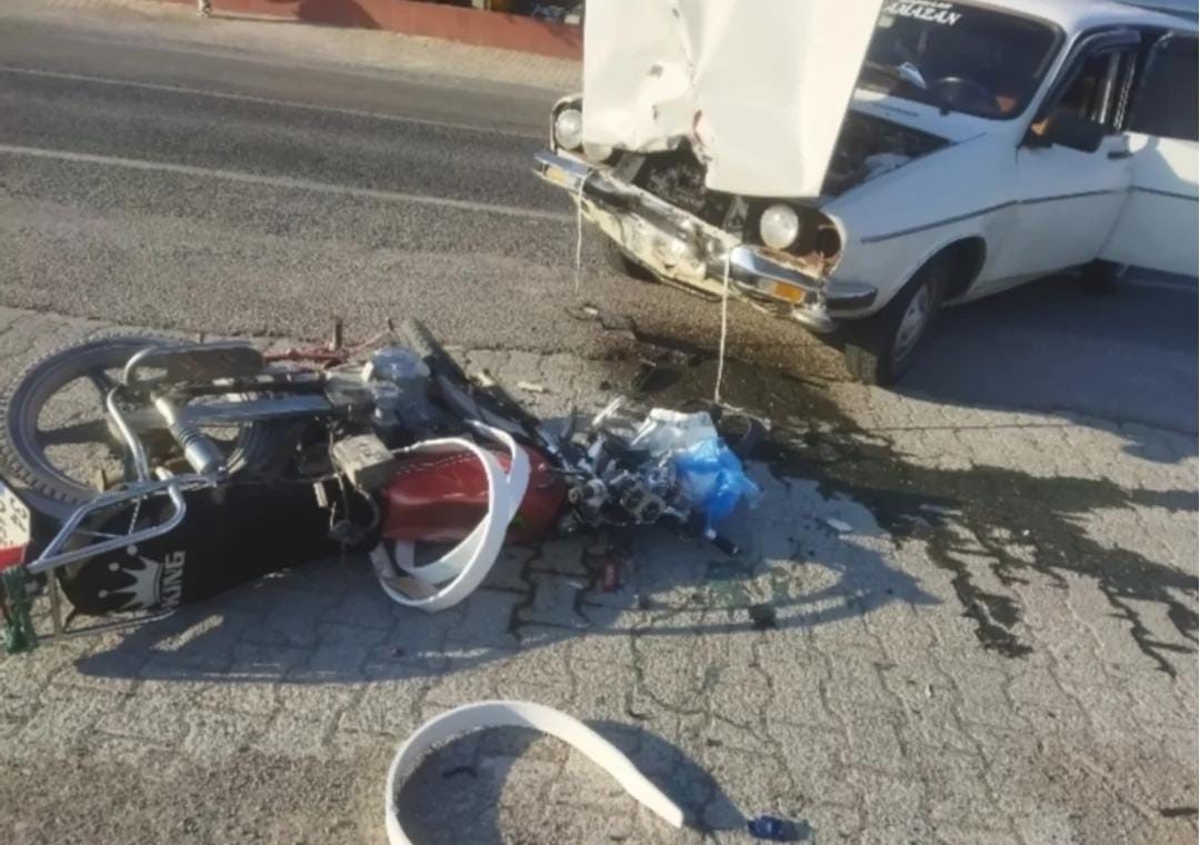 Otomobil ile motosiklet çarpıştı: " yaralı