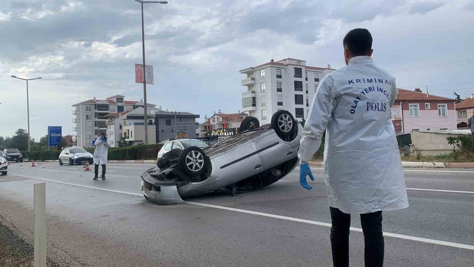 Karaman&rsquo;da otomobil takla attı: 2&rsquo;si &ccedil;ocuk 4 yaralı
