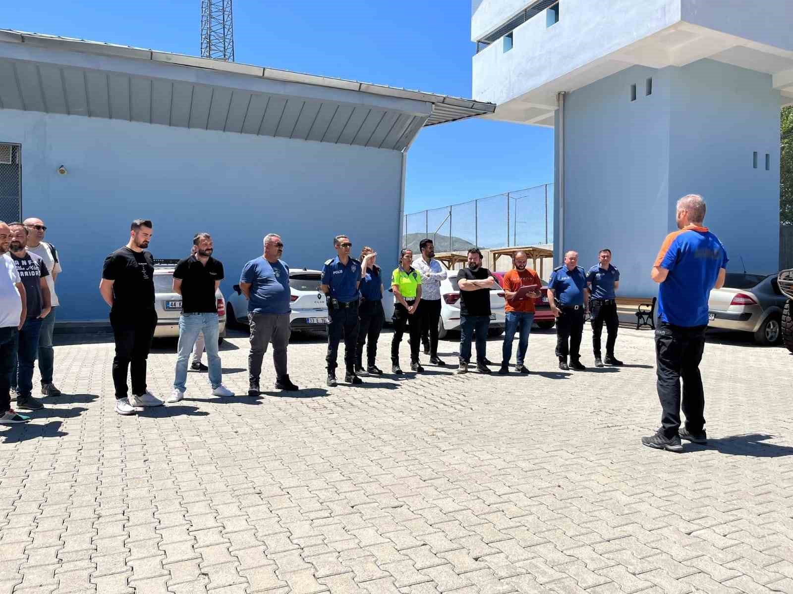 Tunceli’de kamu personeline yönelik afet farkındalık ve yangın eğitimi